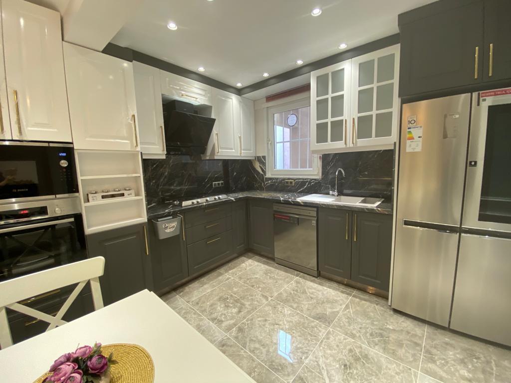 Resale apartment in the center of Sisli